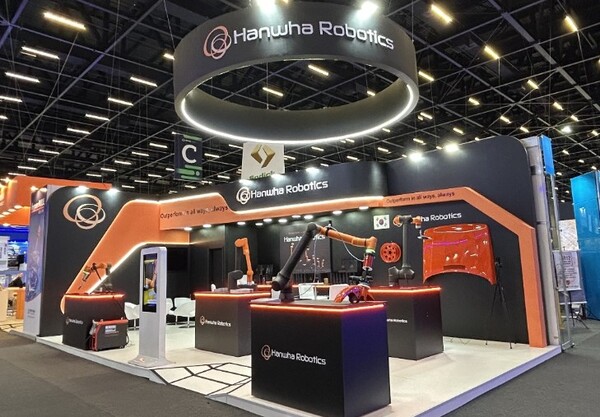 ▲브라질 ‘EXPOMAFE’에 전시된 한화로보틱스의 협동로봇 ⓒ 한화로보틱스