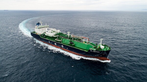 ▲HD한국조선해양 LNG 벙커링선. ⓒHD한국조선해양