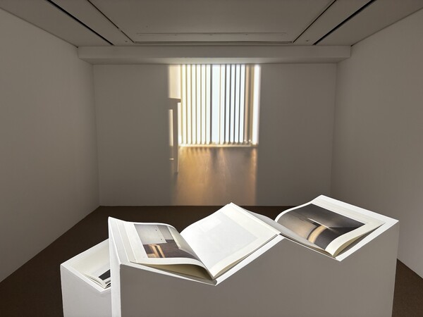 ▲2025 신한 영 아티스트 페스타 ‘Silent Dragger(조용히 끄는 사람)’ 전경. ⓒ신한은행