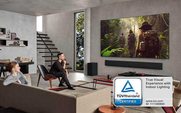▲2025년형 LG 올레드 TV 전 제품이 업계 최초로 글로벌 인증기관 TUV 라인란드의  ‘실내조명 환경 화질 인증(True Visual Experience with Indoor Lighting)’에서 가장 높은 ‘퍼펙트’ 등급을 획득했다. ⓒLG전자