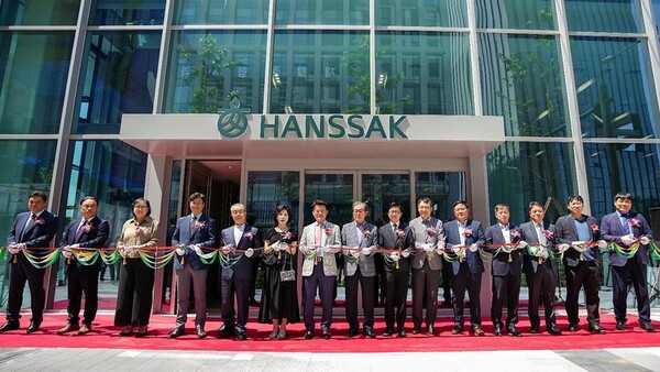 ▲한싹 고덕비즈밸리 신사옥 ‘한싹 타워’ 오픈 기념식 세레모니ⓒ한싹