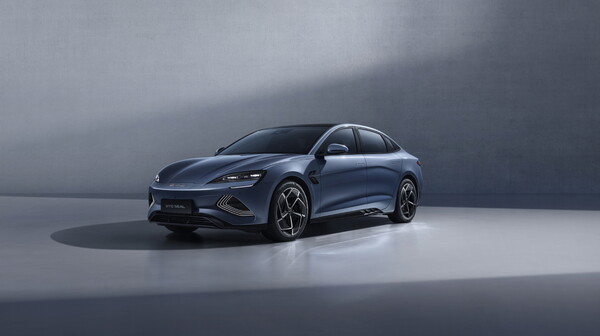 ▲BYD코리아는 16일부터 전국 15개 공식 BYD Auto 전시장에서 올해 하반기 출시 예정인 BYD 씰(BYD SEAL)을 프리뷰 전시를 통해 공개한다. ⓒBYD