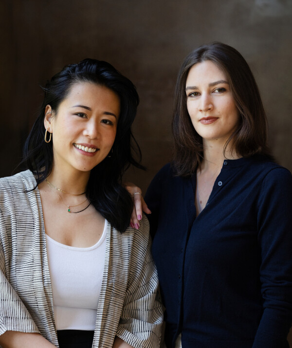 ▲도미 시 감독(사진 왼쪽)과 매들린 샤라피안 감독. ⓒ월트디즈니 컴퍼니 코리아