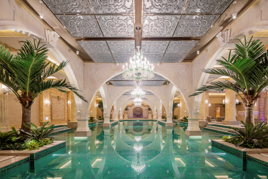 ▲인천 '왕길역 로열파크씨티 푸르지오' 단지 내에 조성된 6성급 호텔 수준의 실내수영장. ⓒDK아시아