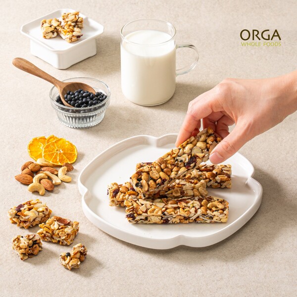 ▲유기농 견과와 곡물 담은 프리미엄 단백질 스낵 ‘고단백 유기농 견과바’. ⓒ풀무원