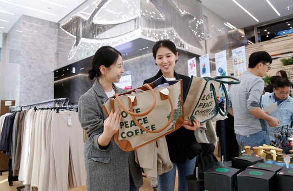 ▲광동제약 ‘기부형 플리마켓’ 행사. ⓒ광동제약