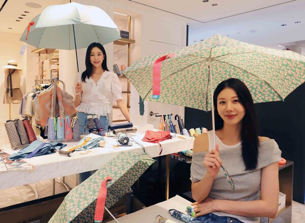 ▲신세계 강남점, 스페인 우양산 브랜드 애즈펠레타(주틴 우산) 팝업 진행. ⓒ신세계백화점