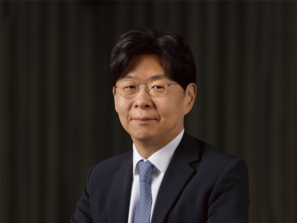 ▲윤호중 hy·팔도 회장이 수해 이재민을 위해 2억원을 기부했다. ⓒhy