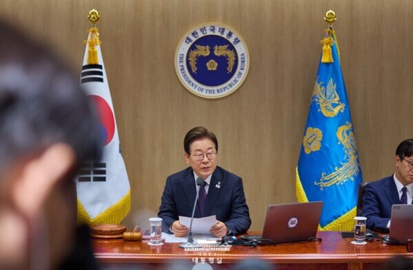 ▲정부와 더불어민주당은 29일 주식 양도소득세 과세 대상인 ‘대주주’ 기준을 현재 50억원에서 10억원으로 대폭 강화하기로 했다.  ⓒ 대통령실 캡쳐