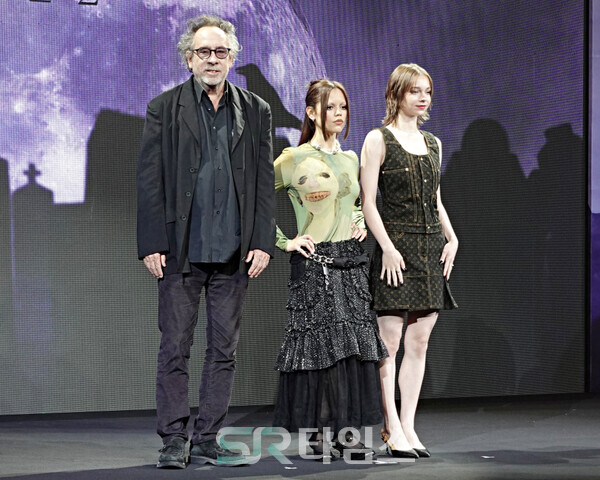 ▲(왼쪽부터) '웬즈데이' 시즌2 내한 기자간담회에 참석한 팀 버튼 감독, 제나 오르테가, 에마 마이어스. ⓒ심우진 기자