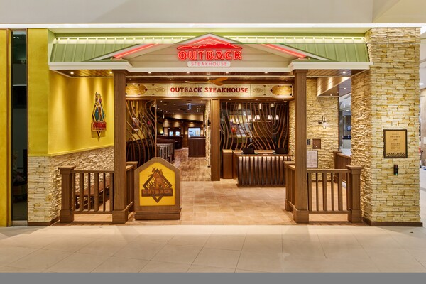 ▲아웃백 김포공항롯데몰점 매장 전경. ⓒ다이닝브랜즈그룹