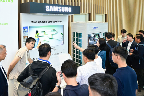 ▲삼성전자가 15일부터 16일까지 수원컨벤션센터에서 열린 아시아 공조 콘퍼런스에 참가해 HVAC 솔루션을 소개하고 있다. ⓒ삼성전자