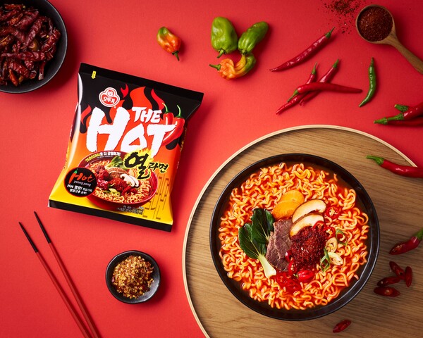 ▲더핫 열라면 연출컷. ⓒ오뚜기