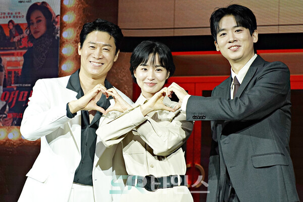 ▲넷플릭스 시리즈 '애마' 제작발표회에 참석한 진선규, 방효린, 조현철(사진 왼쪽부터). ⓒ심우진 기자