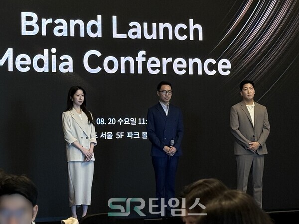 ▲20일 서울시 영등포구 콘래드 서울에서 열린 모바 기자간담회에서 (왼쪽부터)백민경 모바 한국 마케팅 총괄, 브랜든 리(Brandon Lee) 모바 APAC 지역 마케팅 총괄, 이상엽 모바 한국사업개발 리더가 기자들의 질문에 답하고 있다. ⓒ윤서연 기자