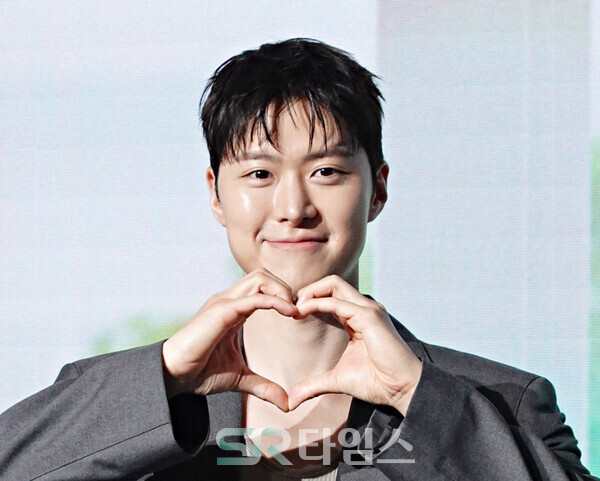 ▲'고백의 역사' 제작보고회에 참석한 공명, 신은수, 남궁선 감독, 차우민, 윤상현(사진 왼쪽부터). ⓒ심우진 기자