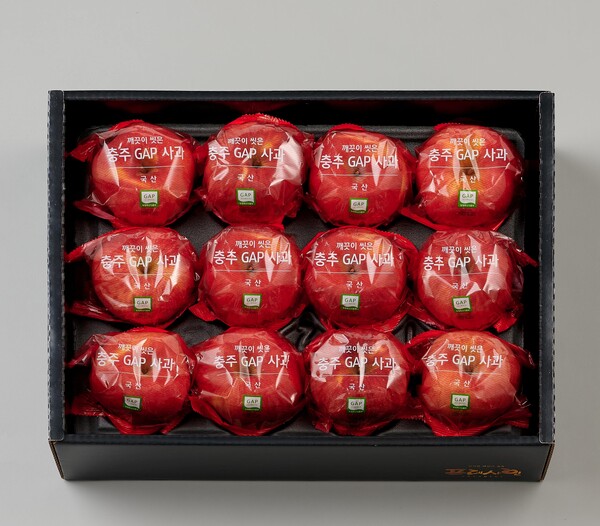 ▲깨끗이 씻어나온 GAP 사과세트 상품사진. ⓒ롯데마트