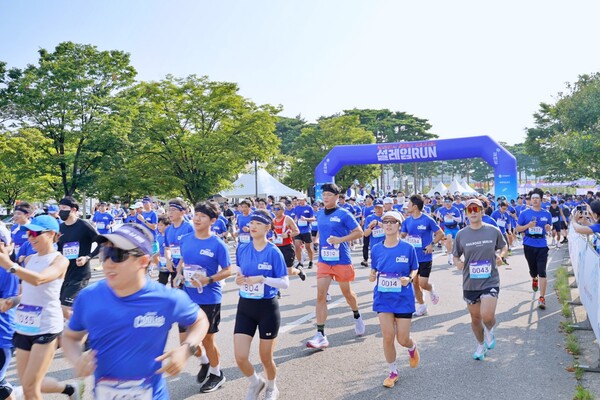 ▲2025 설레임런 참가자들이 레이스를 출발하고 있다. ⓒ롯데웰푸드