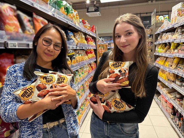 ▲오리온 꼬북칩, 프랑스 까르푸 입점 매장 이미지. ⓒ오리온