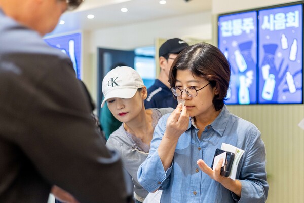 ▲지난 4일 서울 송파구 소재 배민아카데미 서울센터에서 외식업주, 예비창업자 등 50여 명이 참가한 가운데 ‘배민 전통주 시음과 클래스’가 열렸다. ⓒ우아한형제들