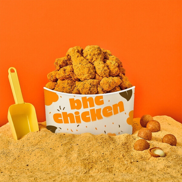 ▲bhc·OK캐쉬백 제휴 이미지. ⓒ다이닝브랜즈그룹