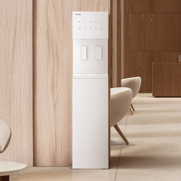 ▲워터스탠드 플러스 정수기 인테리어컷. ⓒ코웨이