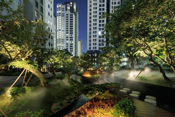 ▲삼성물산 래미안 원베일리의 ‘그린 캐스케이드’. ⓒ삼성물산