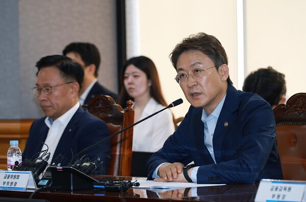 ▲권대영 금융위 부위원장이 지난 21일 오전 은행연합회에서 진행한 '석유화학 사업재편 금융권 간담회'에서 모두발언을 하고 있다. ⓒ금융위원회