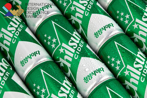 ▲롯데칠성음료의 대표 탄산음료 ‘칠성사이다’가 세계 3대 디자인상 중 하나인 미국 ‘IDEA디자인 어워드 2025’에서 브랜딩 부문 본상을 수상했다. ⓒ롯데칠성음료