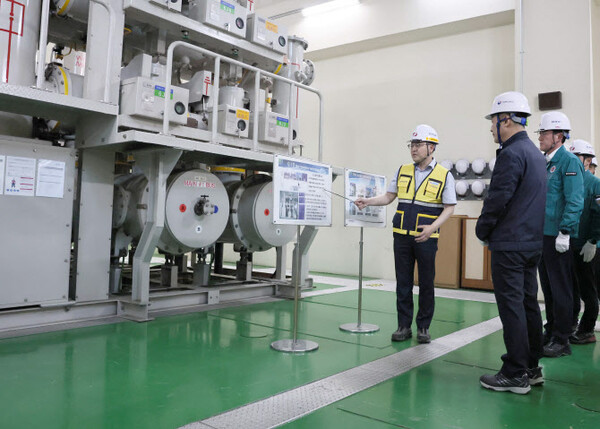 ▲한전이 고금리와 경기 침체로 어려움을 겪는 전력 분야 중소기업을 위해 금융지원 확대에 나선다. ⓒ한전