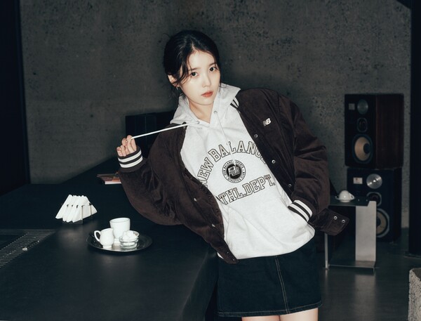 ▲이랜드 뉴발란스, 엠버서더 아이유와 함께한 2025 FW 시즌 화보 대표 이미지. ⓒ이랜드