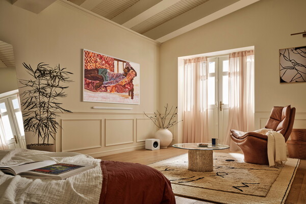 ▲삼성 아트 스토어를 통해 루도빅 은코스(Ludovic Nkoth)의 '하루의 무게(A Day’s Weight)'를 만나볼 수 있다. ⓒ삼성전자