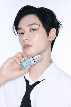 ▲리엔케이 ‘콜라겐 미드샷 앰플’ 더보이즈 주연 모델컷. ⓒ코웨이