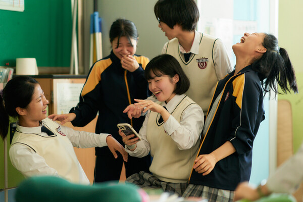▲'세계의 주인' ⓒ바른손이앤에이