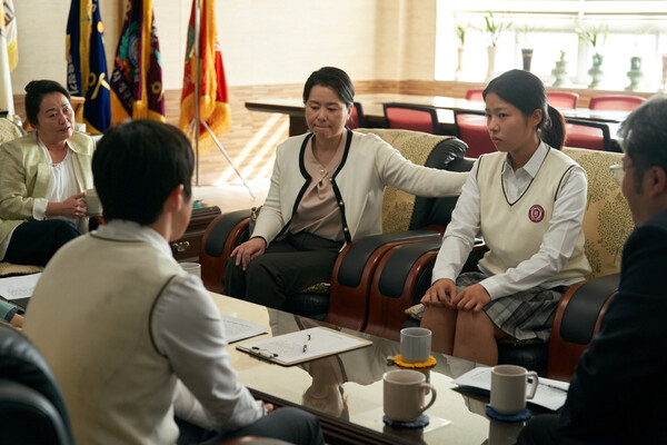 ▲'세계의 주인' ⓒ바른손이앤에이