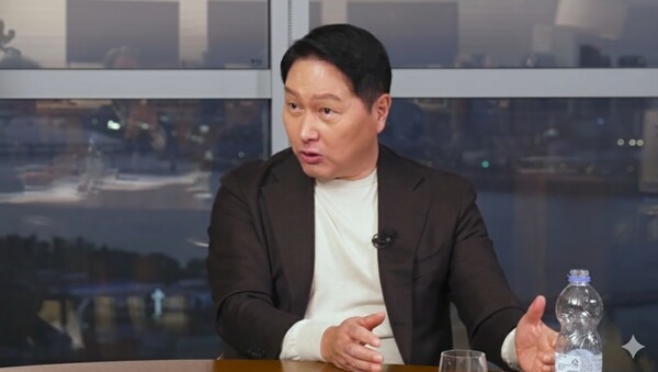 ▲최태원 SK그룹 회장 겸 대한상공회의소 회장이 26일 유튜브 삼프로TV, 언더스탠딩, 압권 3개 채널 연합 인터뷰를 통해 APEC CEO 서밋의 중요성을 설명하는 한편, 한국 경제에 필요한 성장 전략을 제시했다. ⓒ 대한상의