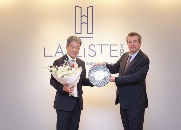 ▲라 리스트 2025 호텔 한국 시상식에 참석한 이정호 호텔신라 호텔&레저부문 부문장 부사장과 필립 포르 라 리스트 대표. ⓒ서울신라호텔