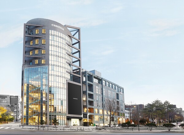 ▲신세계까사 대표 리빙&라이프스타일 브랜드 ‘까사미아’의 플래그십스토어 ‘까사미아 압구정점’ 전경 ⓒ 신세계까사