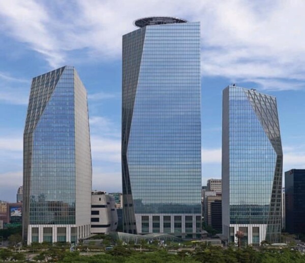 ▲서울 여의도 IFC 전경. ⓒ 미래에셋자산운용