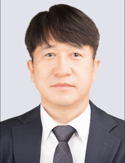 ▲현대백화점그룹은 10월 30일 사장 1명, 부사장 2명을 포함해 승진 27명, 전보 21명 등 총 48명에 대한 정기 임원 인사를 2026년 1월 1일부로 단행했다. 사진은 현대리바트 대표이사(사장)에 내정된 민왕일 부사장. ⓒ 현대백화점그룹