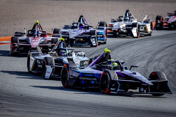 ▲포뮬러 E 시즌 12 프리시즌 테스트 경기 장면. ⓒ한국타이어