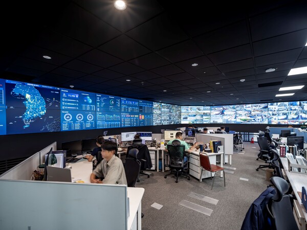 ▲DL이앤씨 마곡 신사옥에 설치된 종합안전관제상황실. ⓒDL이앤씨