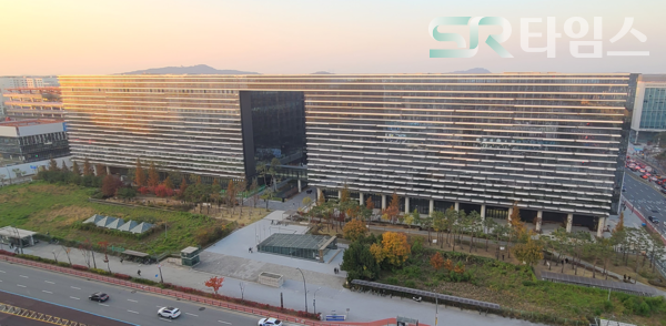 ▲이마트 트레이더스 마곡점은 마곡 글로브몰 지하 2층에 자리하고 있다. 사진은 마곡 글로브몰 전경. ⓒ박현주 기자