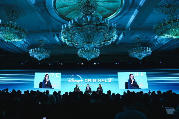 ▲월트디즈니 컴퍼니 아태지역 디즈니+ 오리지널 프리뷰에서 진행된 에릭 슈라이어, 캐롤 초이 리더십 토크 세션. ⓒ월트디즈니 컴퍼니