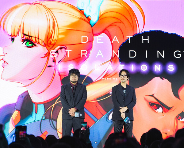 ▲디즈니랜드 호텔에서 개최된 디즈니+ 오리지널 프리뷰 2025의 '데스 스트랜딩: 고립(가제)' 발표 현장에 참석한 사노 타카유키 감독(왼쪽)과 코지마 히데오 총괄 프로듀서.ⓒ월트디즈니 컴퍼니