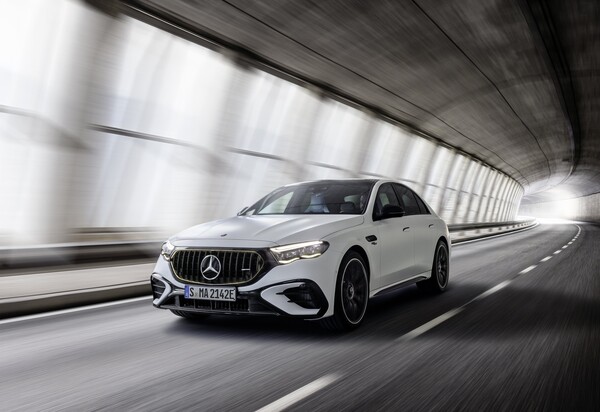 ▲‘메르세데스-AMG E 53 하이브리드 4MATIC+’. ⓒ벤츠코리아