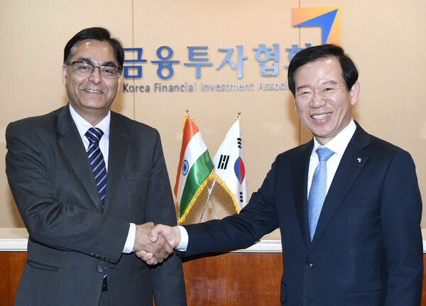 ▲서유석 금융투자협회장(오른쪽) ⓒ금융투자협회