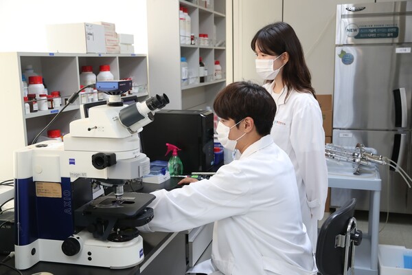 ▲hy가 특허 유산균 ‘HP7’의 소화기능 개선 효과를 확인하고 관련 논문을 국제학술지 ‘Journal of Microbiology and Biotechnology’에 게재했다. ⓒhy