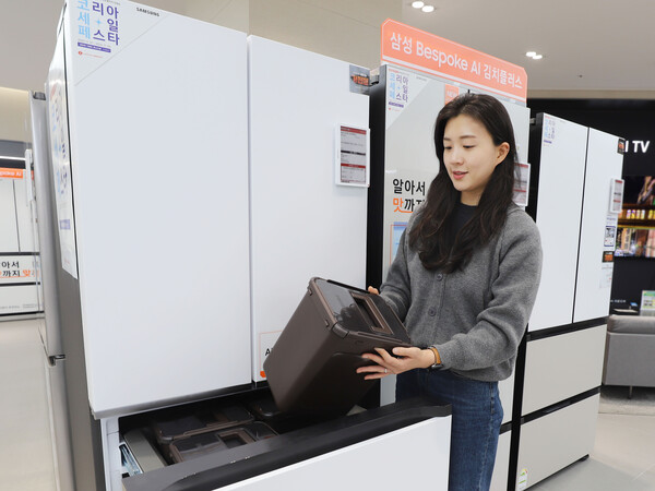 ▲롯데하이마트가 김장 시즌을 맞아 오는 30일까지 김치냉장고 할인 혜택을 제공한다. ⓒ롯데하이마트