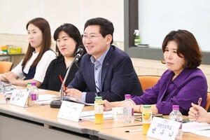 이상일 용인시장, 수지·기흥구 26개 <b>초등학교</b> 학부모회장과 교육환경개...